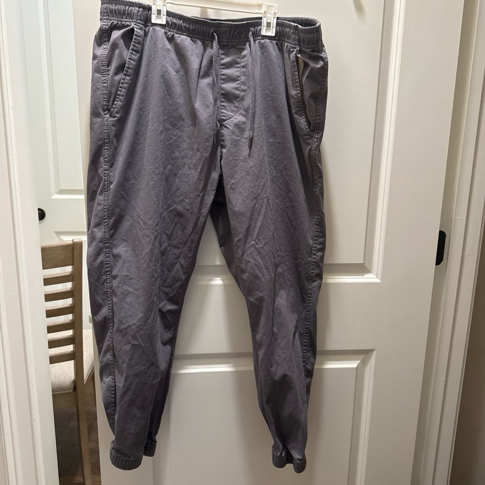 GAP Men's Gray XL Chino Joggers Pants